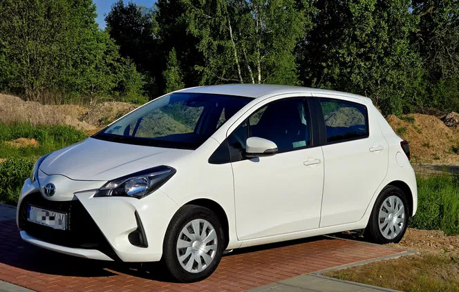 białystok Toyota Yaris cena 39900 przebieg: 74800, rok produkcji 2018 z Białystok